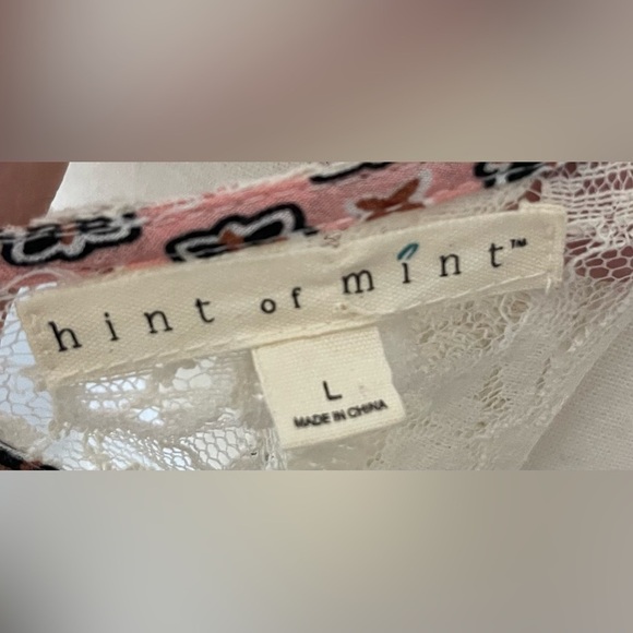 Lace & Patterned Shift Dress - Picture 6 of 8